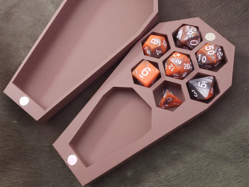 3D Printed Coffin dice case